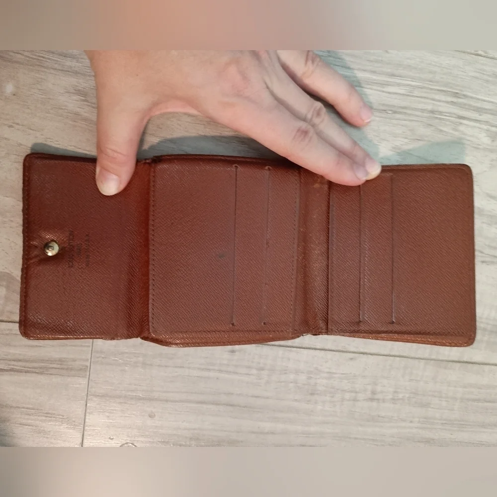 Authentic Louis Vuitton Monogram Elise Wallet